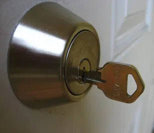Locksmith Master Shop Wallington, NJ 973-864-3116 - 13-Key-Broke-In-Lock